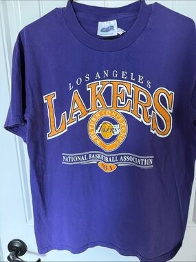 Los Angeles Lakers VINTAGE Purple Graphic Tee